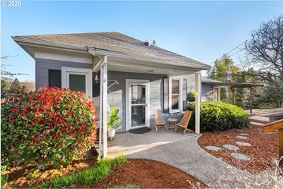 210 E Sherman Ave, Hood River, OR 97031 - Photo 1