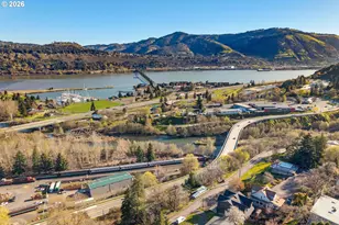 210 E Sherman Ave, Hood River, OR 97031 - Photo 37