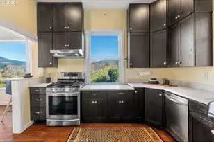 210 E Sherman Ave, Hood River, OR 97031 - Photo 15