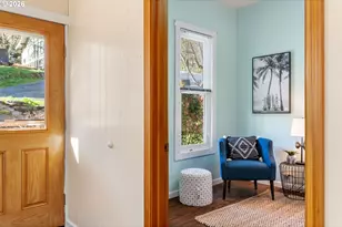 210 E Sherman Ave, Hood River, OR 97031 - Photo 21