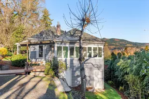 210 E Sherman Ave, Hood River, OR 97031 - Photo 27