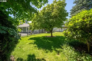 541 N Hayden Bay Dr, Portland, OR 97217 - Photo 29