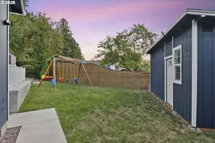 23520 NE Holladay Pl, Wood Village, OR 97060 - Photo 37