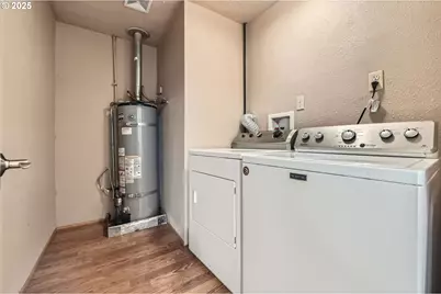 863 NE Fleming Ave #B-10, Gresham, OR 97030 - Photo 17