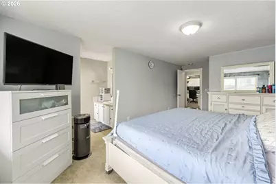 429 SW Birdsdale Dr, Gresham, OR 97080 - Photo 17