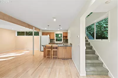 3921 SW Sweetbriar Dr, Portland, OR 97221 - Photo 7