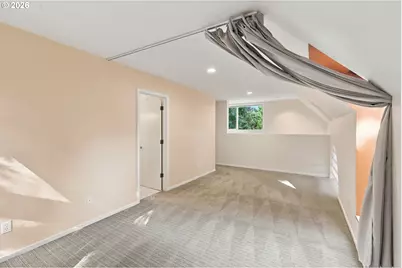 3921 SW Sweetbriar Dr, Portland, OR 97221 - Photo 33