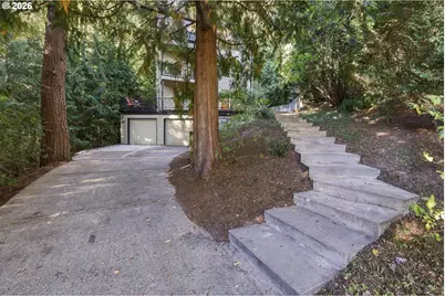 3921 SW Sweetbriar Dr, Portland, OR 97221 - Photo 3
