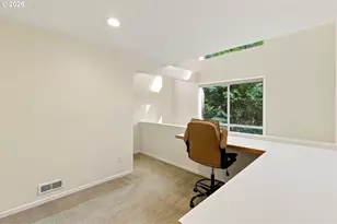 3921 SW Sweetbriar Dr, Portland, OR 97221 - Photo 21