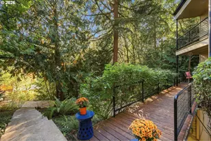 3921 SW Sweetbriar Dr, Portland, OR 97221 - Photo 47