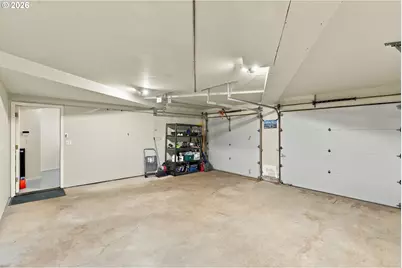 3921 SW Sweetbriar Dr, Portland, OR 97221 - Photo 43