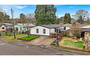 241 NW Wade St, Estacada, OR 97023 - Photo 3