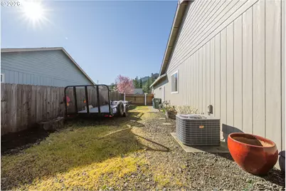 2579 Peachwood Ct, Sutherlin, OR 97479 - Photo 29