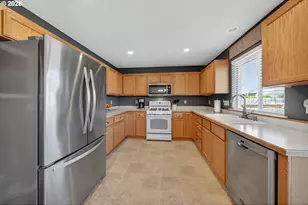 2579 Peachwood Ct, Sutherlin, OR 97479 - Photo 9