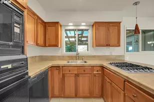 18601 SE Clinton St, Gresham, OR 97030 - Photo 13