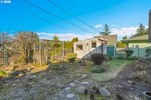 18601 SE Clinton St, Gresham, OR 97030 - Photo 39