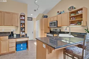 2288 11th St, Florence, OR 97439 - Photo 9
