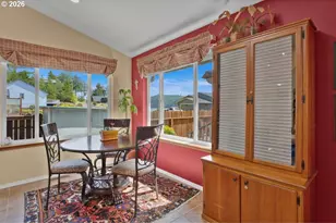 2288 11th St, Florence, OR 97439 - Photo 7