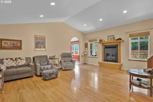 2288 11th St, Florence, OR 97439 - Photo 5