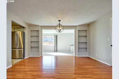 710 NW 11th St, McMinnville, OR 97128 - Photo 3