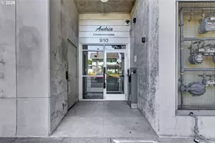 910 SE 42nd Ave, Portland, OR 97215 - Photo 3