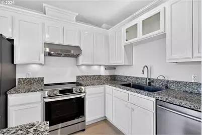 910 SE 42nd Ave #420, Portland, OR 97215 - Photo 17