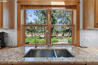 17690 Mountain View Rd SW, Sisters, OR 97759 - Photo 15