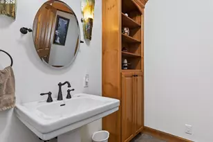 17690 Mountain View Rd SW, Sisters, OR 97759 - Photo 35
