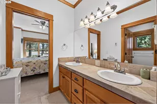17690 Mountain View Rd SW, Sisters, OR 97759 - Photo 37