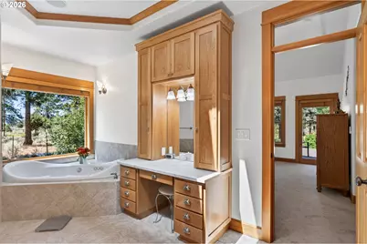 17690 Mountain View Rd SW, Sisters, OR 97759 - Photo 23
