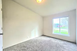 4285 Fergus Ave, Eugene, OR 97402 - Photo 13