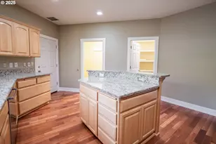 278 Rockridge Ct, Eugene, OR 97405 - Photo 11