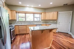 278 Rockridge Ct, Eugene, OR 97405 - Photo 9