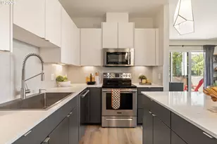 425 NE Bryant St, Portland, OR 97211 - Photo 7