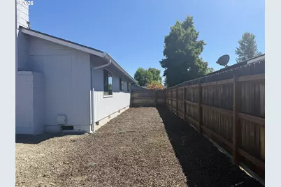 4478 Hilton Dr, Eugene, OR 97402 - Photo 43