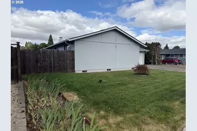 4478 Hilton Dr, Eugene, OR 97402 - Photo 5