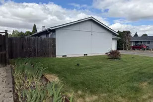 4478 Hilton Dr, Eugene, OR 97402 - Photo 5
