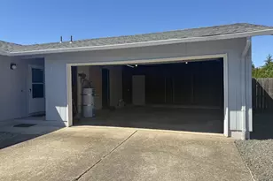 4478 Hilton Dr, Eugene, OR 97402 - Photo 35