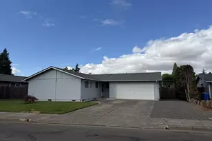 4478 Hilton Dr, Eugene, OR 97402 - Photo 3