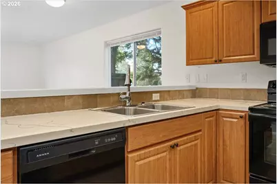 6311 SE Woodstock Blvd, Portland, OR 97206 - Photo 11