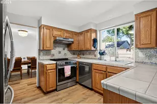 12701 SW Sorrel Dock Ct, Portland, OR 97223 - Photo 7