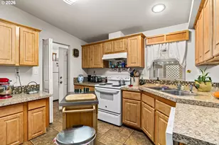 1225 W 10th Ave, Junction City, OR 97448 - Photo 11