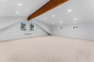 11700 N Island Cove Ln, Portland, OR 97217 - Photo 23