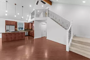 11700 N Island Cove Ln, Portland, OR 97217 - Photo 15
