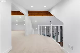 11700 N Island Cove Ln, Portland, OR 97217 - Photo 19