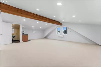 11700 N Island Cove Ln, Portland, OR 97217 - Photo 21
