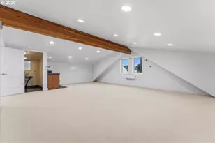 11700 N Island Cove Ln, Portland, OR 97217 - Photo 21