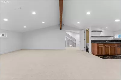11700 N Island Cove Ln, Portland, OR 97217 - Photo 25