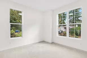 5217 SW Vacuna St, Portland, OR 97219 - Photo 9