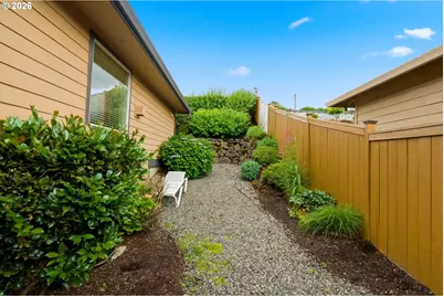 741 W Dogwood St, Washougal, WA 98671 - Photo 37